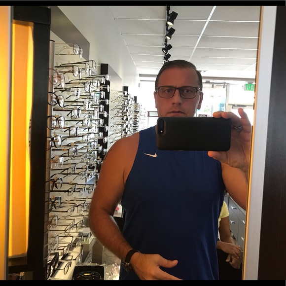 Meet your Posher, Emerson - Picture 3 of 8